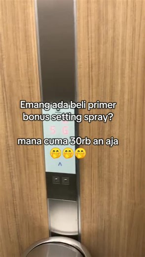 buy 1 take 1 beli primer bonus setting spray nggak tuh 🫵😭 #promomakeup #primermakeup #settingspray #promo #buy1take1