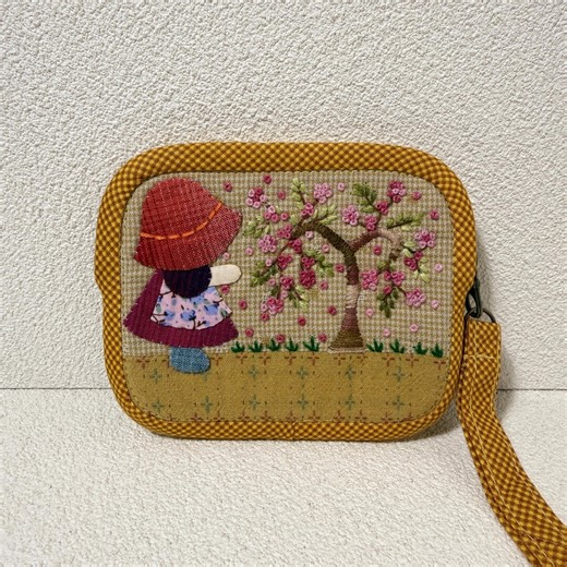 Handmade Patchwork Zipper Pouch, Applique Quilted Coin Purse With Wrist Strap - Etsy