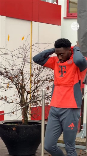 𝑻𝒉𝒆 𝒏𝒆𝒙𝒕 𝒔𝒕𝒆𝒑! 😎 Alphonso Davies completed parts of team training today. 💪 | FC Bayern München