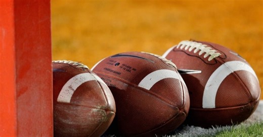 QB Eric Manley ties Ohio state record with 10 TD passes