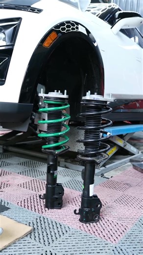 Clip này là những phân tích kỹ thuật của mình về bộ phuộc Tein trên VinFast VF7. Nhìn cách ti phuộc trả về dứt khoát, mình tin nó sẽ xử lý cực tốt vấn đề tưng sóc. Dù vậy, mình vẫn muốn mời những anh em