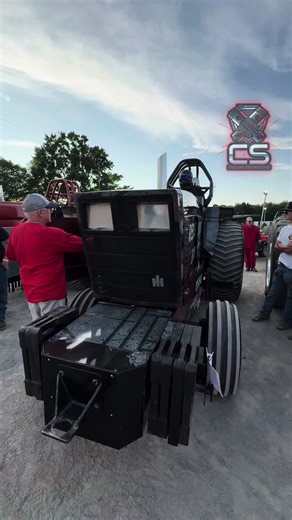 Firing Up the “Red Blooded Binder” with CS Pulling Promotions #TractorPulling #SuperFarm #CSPullimgPromotions
