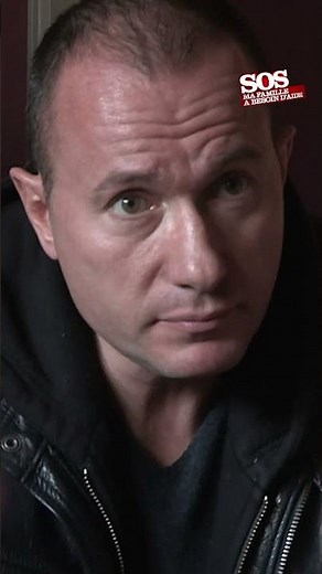 Il insulte sa mère pour un réveil