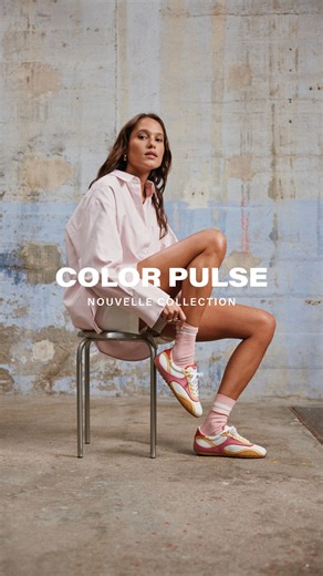 NEW IN I COLOR PULSE 🍭 Une silhouette vintage, une explosion de couleurs et une Ode au mouvement. Réminiscences des jersey des années 80, des chaussettes pop et des sucettes vitaminées, notre nouvelle collection de baskets met à l'honneur une silhouette active et vibrante. Chaque modèle se décline en colorama dans une ambiance joyeuse et éclatante. Un tempo rapide dans lequel nos stylistes ont réinterprété la sneaker originale avec sa semelle fine et ses coutures apparentes pour un style preppy
