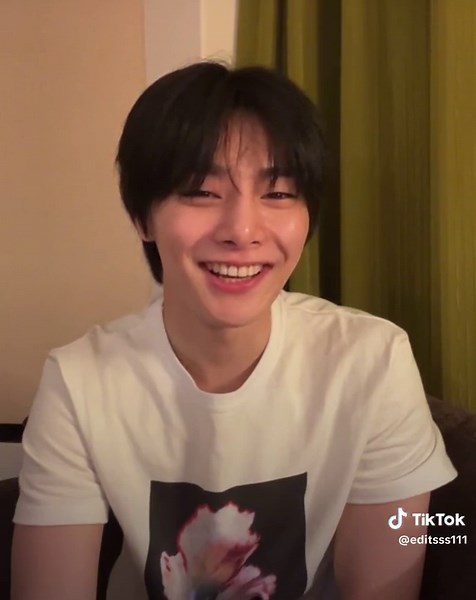 Jeongin Clips Compilation - Funny, Cute, and Endearing Moments
