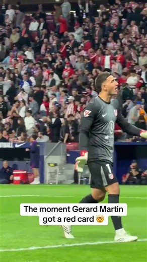 The moment Gerard Martin got a red card 🤯