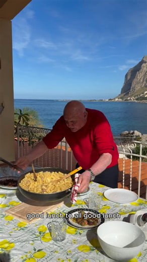 “Buon pranzo a tutti”, good lunch everybody! This is Italy. Food that brings us together. A moment shared, a memory made. The table is where we celebrate life, every single day. 👉 Cook like an Italian at home with my recipes: https://www.vincenzosplate.com/ #fblifestyle @giuseppe.ferdico | Vincenzo's Plate