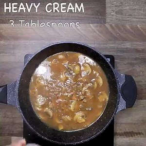 Keto PORK MARSALA! 🍷 🥘 😋 PIN THE RECIPE: https://keto-daily.com/keto-pork-marsala-recipe/ | Keto Daily