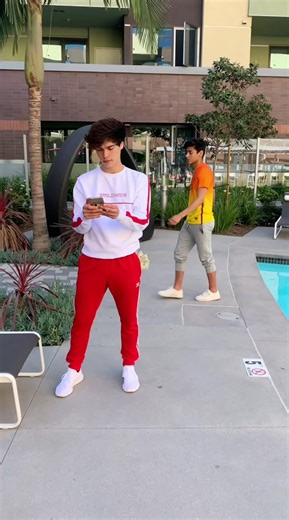 My twin has always got my back 😭