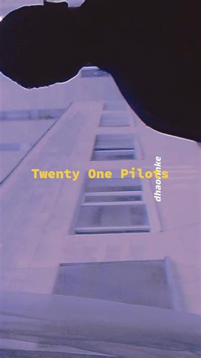 They know that it's almost over. This was Trench. #twentyonepilots #edit #tylerjoseph #joshdun #skeletonclique #clique #trench #blurryface #ansoja