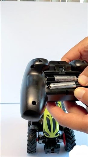 Satisfying RC Tractor Unboxing ASMR 🔊 #Shorts pt 3 setting up remote control