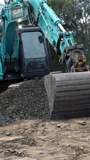 We LOVE Excavating 👷 ⭐ Scooping dirt and redirecting ⭐ Flattening and spreading profilings ⭐ Clawing into the Earth Does this video satisfy you as well? | Xclusive Excavations