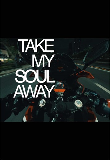 Emergency braking on a motorcycle is a critical skill for avoiding accidents when sudden hazards appear. You should use it in situations like a car cutting you off, a pedestrian or animal suddenly crossing your path, abrupt traffic stops, or unexpected road hazards like debris or oil. The goal is to stop as quickly and safely as possible while maintaining control of the motorcycle. To execute emergency braking effectively, always use both brakes together. Most of the stopping power comes from th
