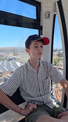 24K views · 209 reactions | Der Chor singt am Flughafen, ein Quartett in Kapstadt  | St. Florianer Sängerknaben | Facebook