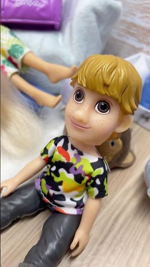 Anna and Elsa’s Family Summer Movie Night! 🍿Pt.6 Disney Princess Dolls - Fun Play