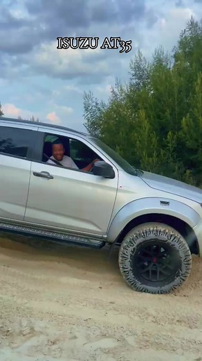 Explore the ISUZU AT35: An Off-Road Beast