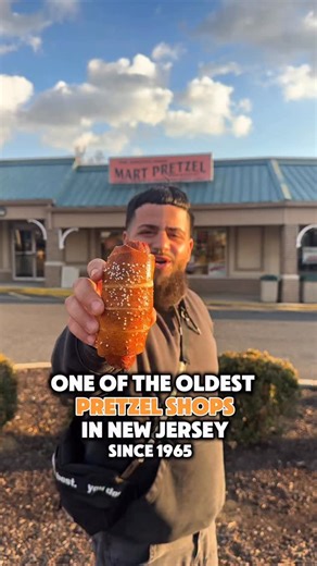 Food Content Creator Or whatever on Instagram: "One of THE OLDEST Pretzel shops in New Jersey! 🥨 🤤 They have been a 📍 South Jersey tradition for 60 years for a reason! This Pretzel shops is legendary. They hand twist Dutch style pretzels. My favorite was the cinnamon sugar. They have dips like Chocolate, vanilla, and more to dip your pretzels in. Who are you checking this out with? 🥨🔥 📍 @mart_pretzel ————————————————— Follow @darthefoodguru for more Food 🥘, Family ❤️, And fun experiences 