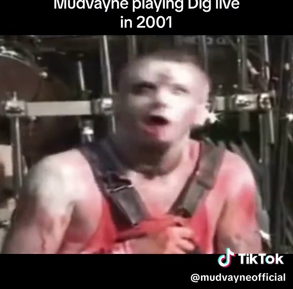 Dig live in 2001 and in 2022… Whats your favorite MuDvAyNe era? Past, present, future… #mudvayne #fypmetal #numetal #ozzfest2001 #freaksonparade