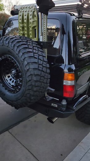 Which 80? HDJ81 or FZJ80? #landcruisers #landcruiser #toyotalandcruiser #hdj89 #hdj81 #fj80 #fzj80 #toyota #landcruiserlifestyle #toyotalife | Land Cruiser