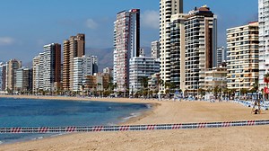 Spanien og Frankrig følger Italien og lukker ned