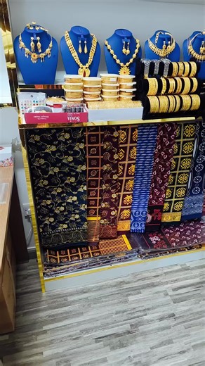 Des bijoux et vêtements traditionnels disponibles à des prix compétitifs.#dubai🇦🇪 #comores🇰🇲 #toutlemonde🌍 #visibilité #vente