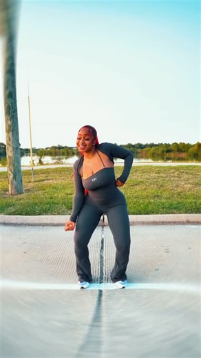 Sarah Olaniran on Instagram: "New Challenge unlocked🔓 #Galorizzy Way 🚀 Y’all tell em to drop the track!👀 DC: @sayrahchips"