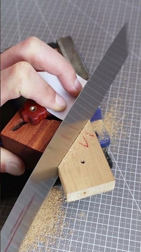 How to Cut a 45 Degree Angle with Your Hand Saw? #woodworking #handsaw #mitersaw