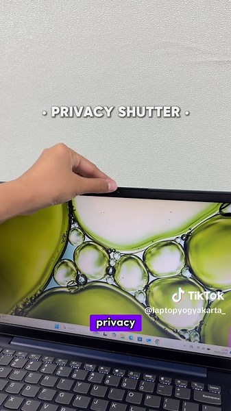 Membalas @Mr.Puriri bahan plastik tentunya lebih ringan dan ga bakal nyetrum guys, spt Lenovo Ideapad Slim 3 ini🔥 #lenovo #lenovoideapad #laptoplenovo #laptopmurah #laptoppelajar #laptopmahasiswa #laptopkerja #laptopkuliah #laptopsekolah #laptopsecond #laptopbekas #laptoplifestyle