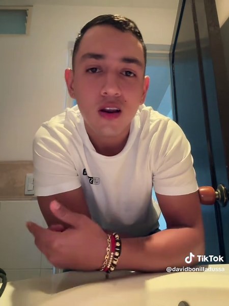 Videos de David Bonilla Dussan (@davidbonilladussa) con “COSITAS - Kris R. & Blessd”