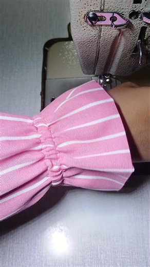 This is one easy way to sew to attach elastic variations to the sleeves. #sewingtutorial #sewingtips