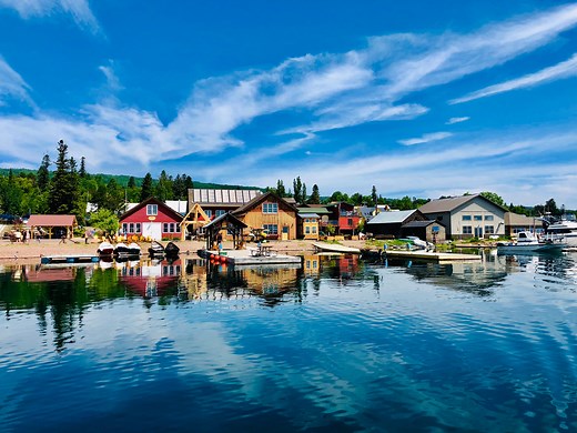 These Small Lake Towns Across America Are Seriously Charming