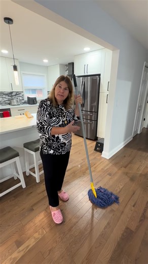 Lara on Instagram: "The E25 from eufy just made deep cleaning way too easy. Don’t wait — grab the E25 now at its Black Friday lowest price — just $599.99! Tap the link before it’s gone. @eufyclean #eufyE25 #eufyrobotvacuum #eufyHydroJet™ eufyDeepCleaning"