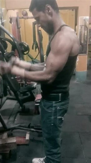 Bicep metion carling....