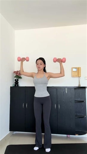 Home Arm Workout Without Weights: Dumbbell Shaping Tips