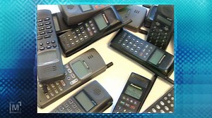 45K views · 316 reactions | Handys im Lauf der Zeit: Vor genau 25 Jahren ging das GSM-Netz in Österreich in Betrieb. Das Magazin 1 hat sich die Entwicklung von Mobiltelefonen angesehen – vom Antennenhandy bis zum modernen Smartphone: | Zeit im Bild | Facebook