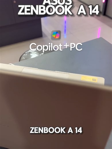 Pernah stuck cari ide konten? 🤯 Sekarang, kerja dan bikin konten bisa jauh lebih cepat pakai AI di #SnapdragonXSeries 🚀 Aku pakai ASUS Zenbook A14 – Copilot PC, laptop AI premium yang bikin workflow makin sat set. Mulai dari brainstorming ide di Copilot, nulis skrip pakai ChatGPT, sampai multitasking lancar berkat RAM 16GB dan SSD 512GB. Yang paling kerasa? 🔋 Baterainya awet, desainnya tipis elegan, dan AI processing langsung jalan di laptop berkat Snapdragon® X & Qualcomm® Hexagon™ NPU — #Sn