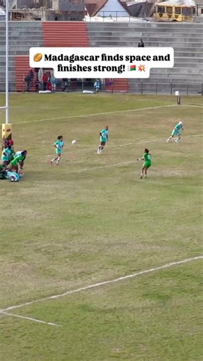 🏉 Madagascar finds space and finishes strong! The Makis capitalise on a gap in the Springbok defence to score a brilliant try in the WRAC 2025. 🇲🇬🔥 #WRAC2025 #MakisRugby | Rugby Afrique
