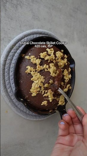 Dubai Chocolate Skillet Cookie 😍🍫 420 cals, 35P