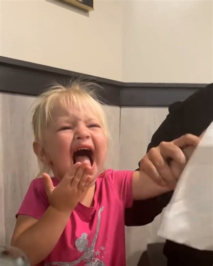 She didn't realise what it was 😳 #wasabi #fail #fblifestyle | LADbible Australia