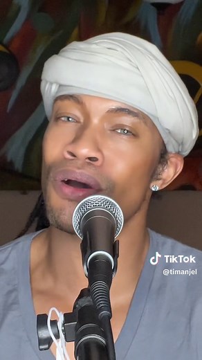 Maxwell's Emotional Performance of 'This Woman's Work'