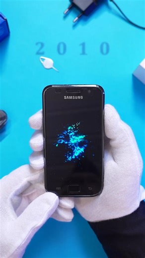 The First ever Galaxy S 2010! #samsunggalaxy #2010snostalgia #retrotech