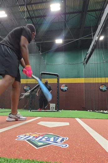 Great hitters don’t just pull the ball they control the whole field #baseballlove #baseball