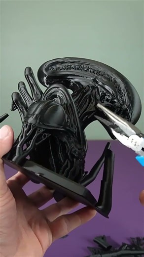 3D Printed Xenomorph Bust #alien #xenomorph #3dprint #3dprinting #art #satisfying #diy