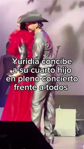 YURIDIA Y NODAL BAILANDO EN CONCIERTO #yuridia #christiannodal #virals #viralvideo #shorts