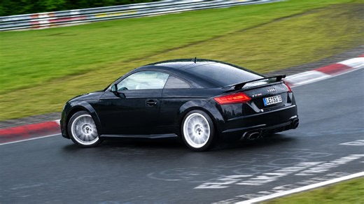 Irre Audi TT RS drift endet fast in einem heftigen Crash