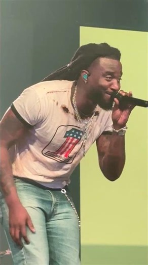 Shaboozey Amen at the NBA All Star Game (not original audio due to YT) Shaboozey was NOT lip syncing