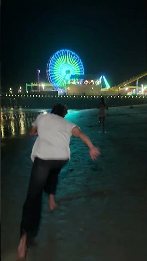 🌅 Rose Gold & Beach Runs: Romantic Pier Moments 💖