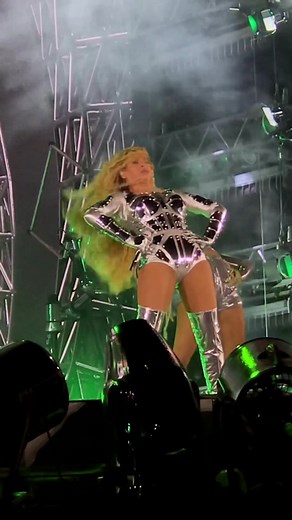 Beyoncé performando 'Alien Superstar' em Nashville. #RenaissanceWorldTour #Beyonce #RenaissanceTour