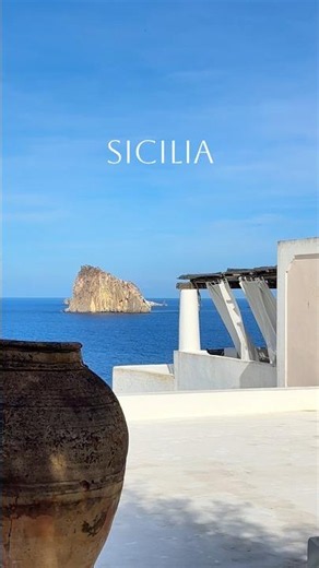 Another little vignette from here in #Sicily #Italy 💙💙💙💙