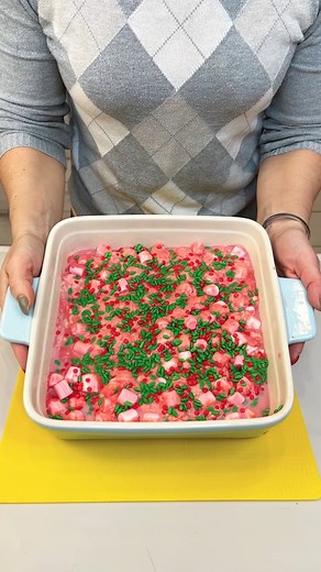 223K views · 2K reactions | Simple & Delicious Festive Fudge I make a tasty Peppermint candy using the famous pillow chocolates | Rachel’s Kitchen | Facebook